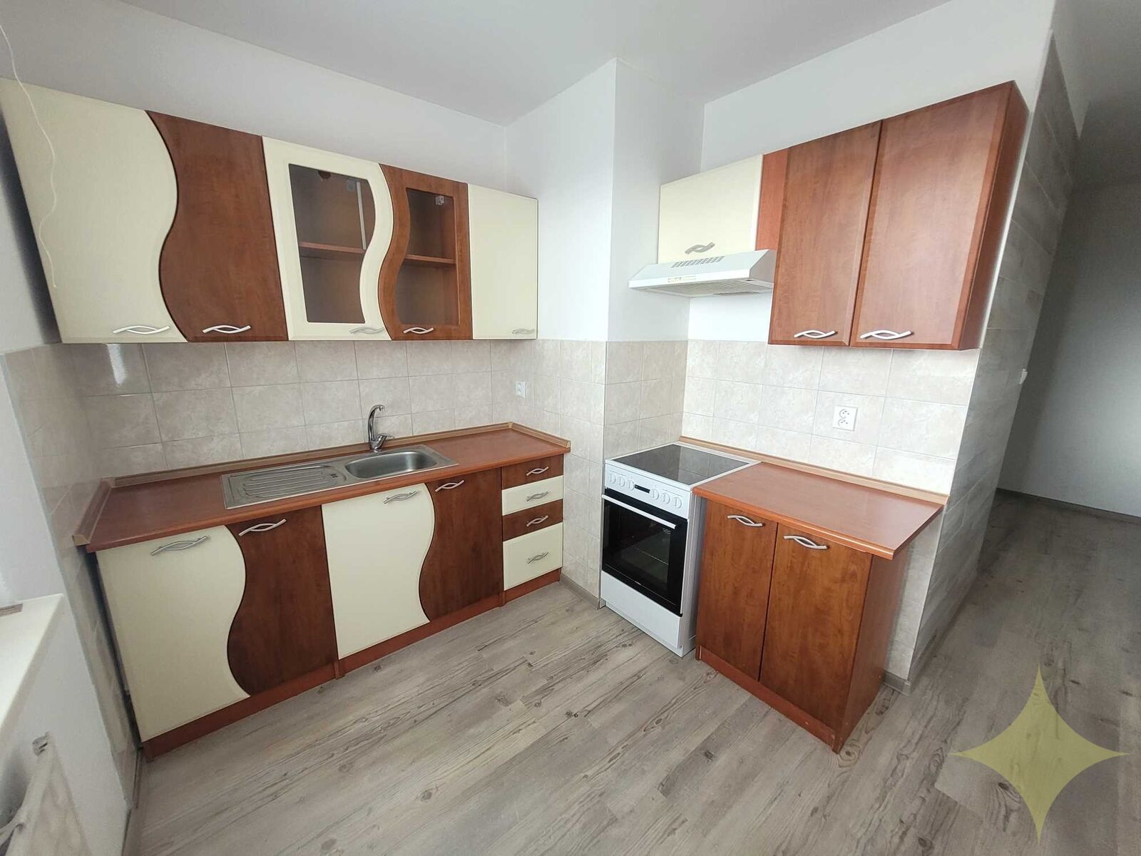 Prenájom 1 izbový byt, 37 m2, Partizánske, Šípok.